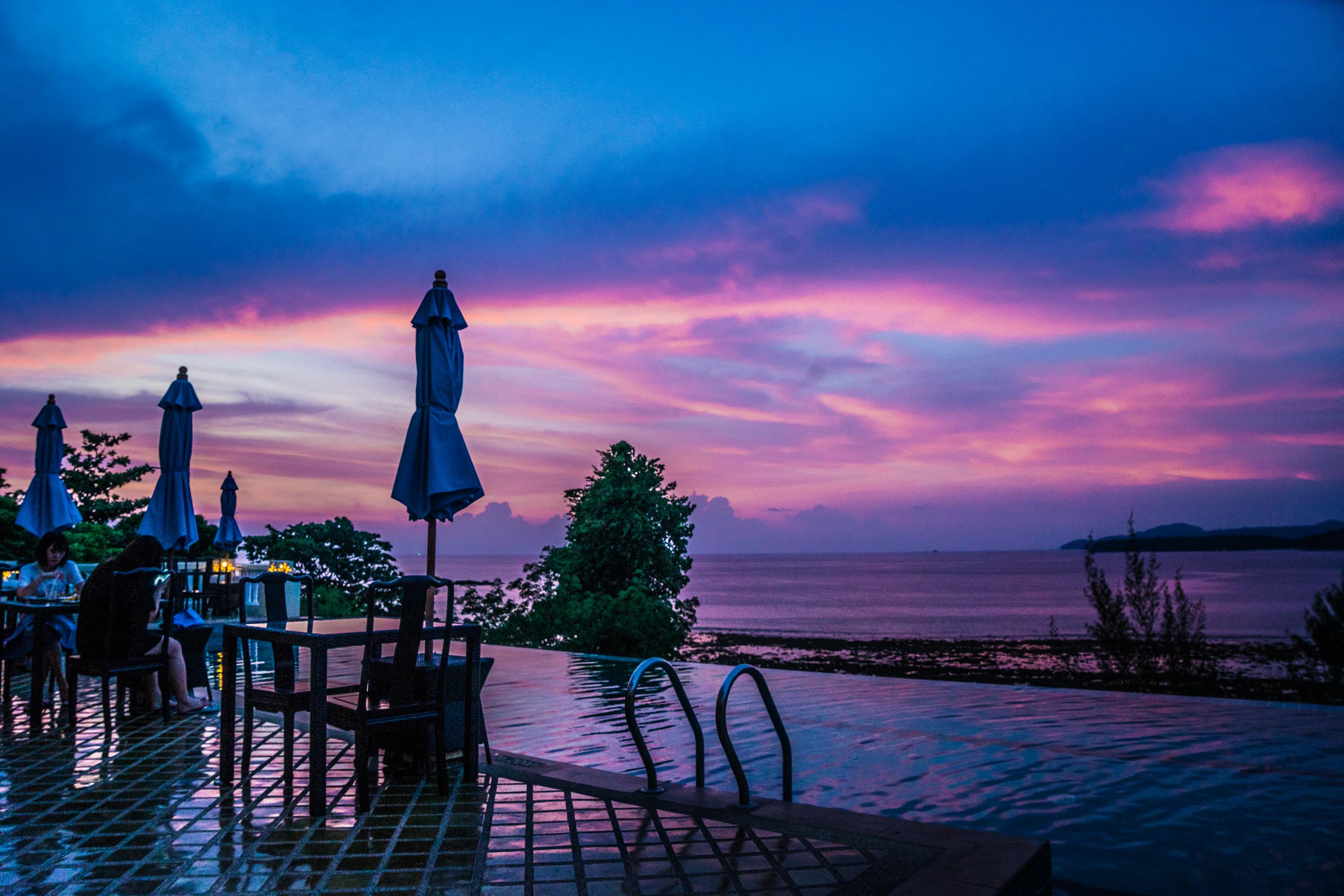 Namaka Resort Kamala מראה חיצוני תמונה Sunset at the beach